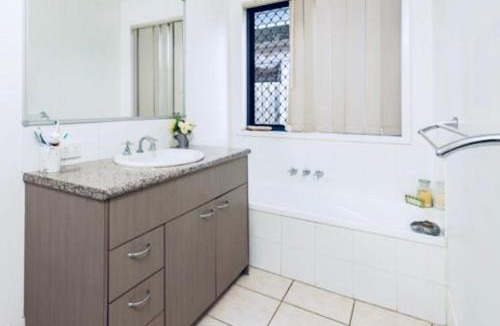 Caboolture South House | House 4-bed 2-bath Caboolture South