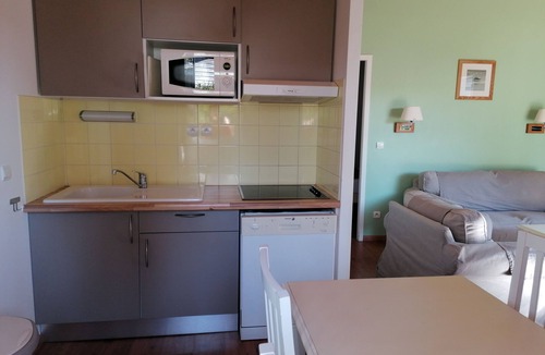 Parentis-en-Born House | House 4 persons, swimming pool, wifi - rental possible from Sunday to Sunday