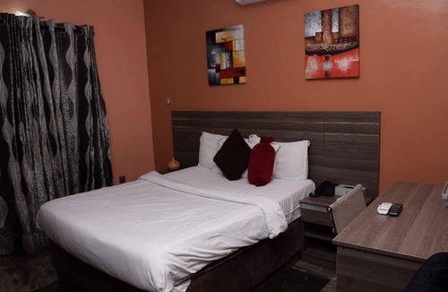 Surulere Hotel | House 46