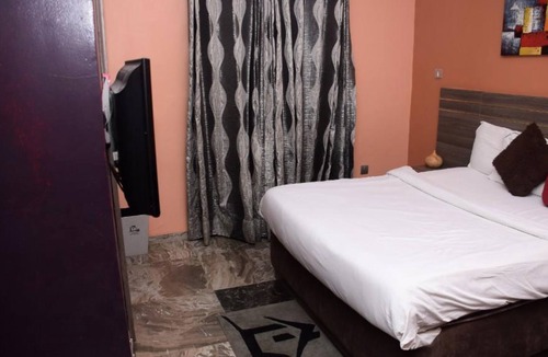 Surulere Hotel | House 46