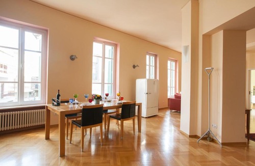 Plaka Apartment | House at the Foothills of Acropolis
