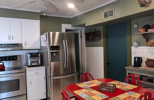 Flat Top House | House · Awesome Flat Top Farmhouse - Ashwood Rentals