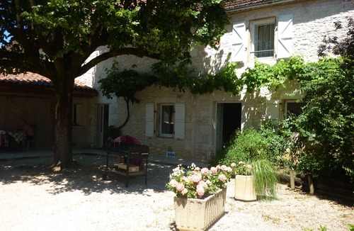 Pinsac House | House between Quercy and Périgord with covered swimming pool, very quiet and relaxing