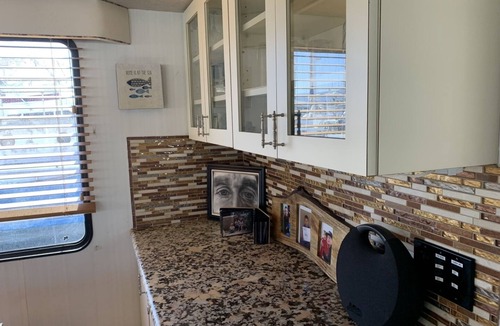 Ensenada Boat Rental | House Boat 6 Bdrm 2 BathRm Jaccuzzi Gated Down Town Ensenada