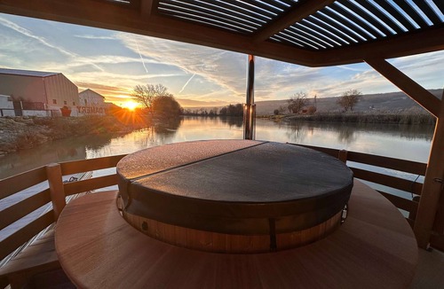 Mareuil-sur-Ay Boat Rental | House Boat en Champagne
