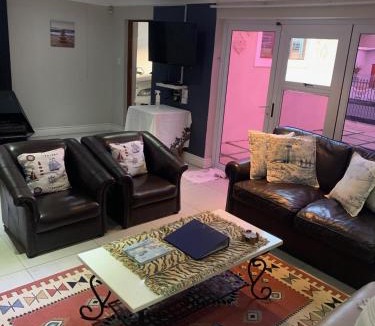 Gordons Bay Central Villa | HOUSE CAPRICE