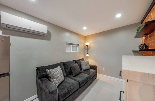 Sam Hughes House | House & Casita/Sam Hughes/Total of 4 BR & 3 BA