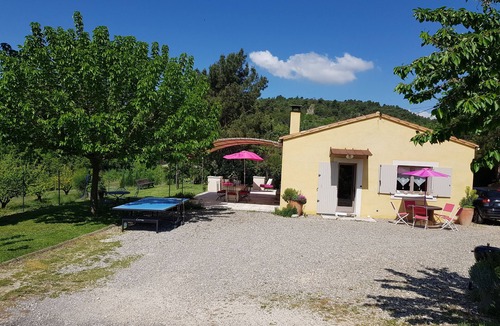 Apt Villa | House conditioned countryside Facing the Luberon with private pool