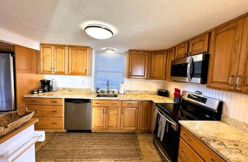 Campground Landing House | House&Cottage~Seaside Castaway Compound