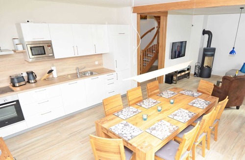 Alt Reddevitz Apartment | House Moenchgut | Half of house 1 with fireplace, sauna, garden - DR 01