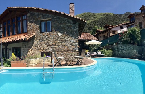 Orzales House | House
