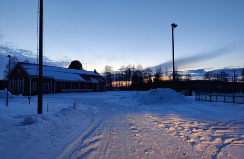 Rovaniemi House | House for small groups or up to 14 persons groups next to the river.