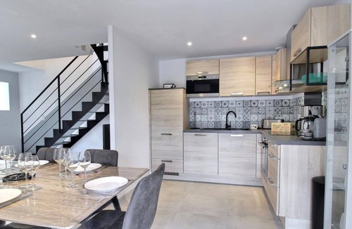 Moreac House | House