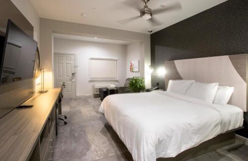 George Bush Park/Eldridge Hotel | House Hotel