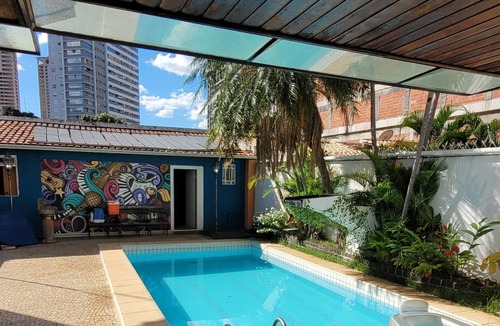 Marista House | House in Goiânia with heated pool, barbecue and much more...