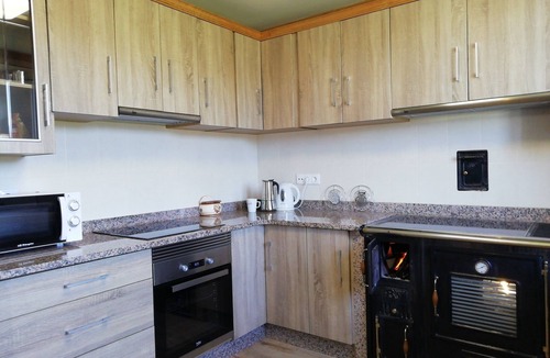 Lourenza House | House in the Village | 4 Double Rooms | Fireplace Terrace | Yard