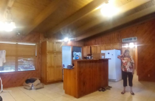 Ludlam Cottage | House in the farm near metro zoo and monkey jungle