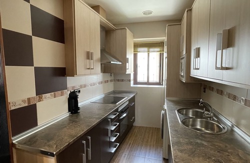 Iznatoraf Apartment | house in the middle