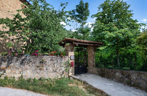 Secchiano House | House in the woods, ideal for relaxation. In the hills of Rimini, near San Marino.