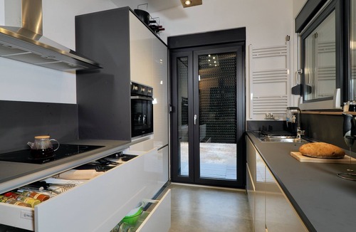 Lovinac House | House Momentum - new build 5 star holiday home.