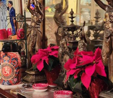 Mystic Bed & Breakfast | House of 1833 Bed and Breakfast