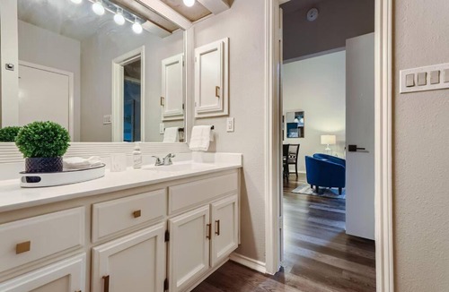 Wetmore Apartment | House of Blues close to Six Flags/Rim/Medical Ctr