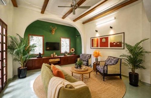Trang Tien Apartment | House of Comfort - 3 BR & 3 baths - 1' to Hoan Kiem Lake & Old Quarter