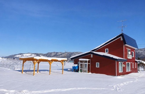 Furano Ski Chalet | House Of Joy Furano -15 mins to ski resort-