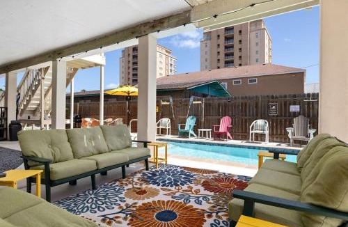 South Padre Island House | House of Neptune Steps from the sea and private pool