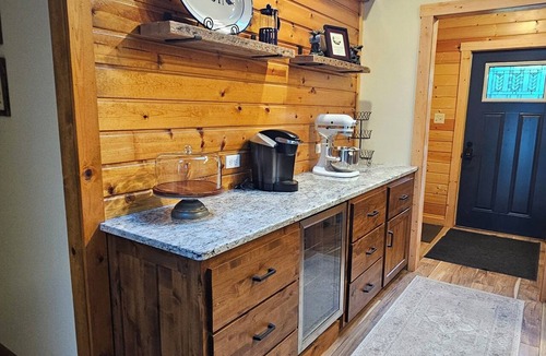 Neillsville House | House ON Lake Arbutus with private dock and game room