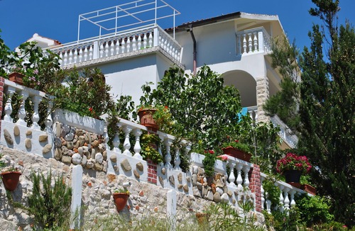 Lopar House | House overlooking paradise beach