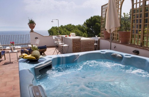 Mazzaro House | House Priscilla Taormina sea terrace with Jacuzzi