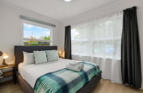 Hamilton House | House & Private Studio Room - By Superior Stays
