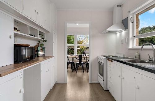 Hamilton House | House & Private Studio Room - By Superior Stays
