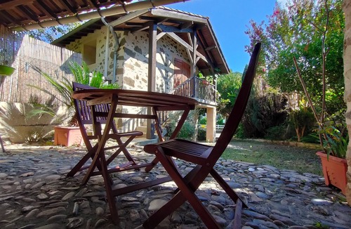 Capdenac Apartment | House studio vacation cottage South of France Lot Aveyron