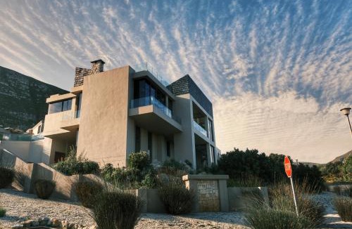 Hermanus Heights House | House Vos