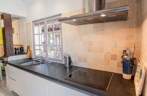 La Bouverie House | House with a private pool 15 km from the sea