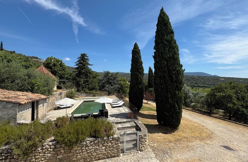 Saint-Saturnin-les-Apt House | House with swimming-pool in Saint-Saturnin-les-Apt (Vaucluse), Lubéron, Provence