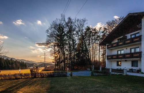 Augsdorf House | House with 9 beds, sleeps max 22