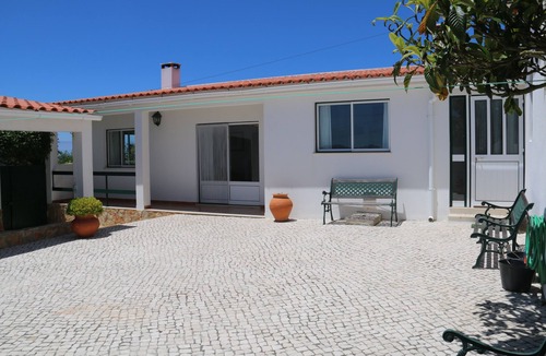 Casal do Pardo Cottage | House with ample surrounding space and care