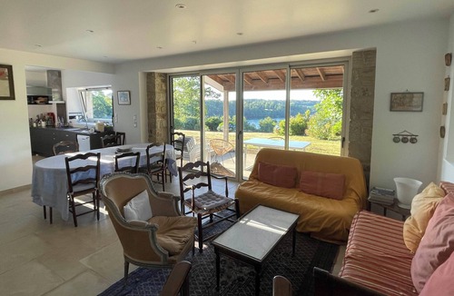 Plomelin House | House with character, exceptional view of the river Odet, on one level