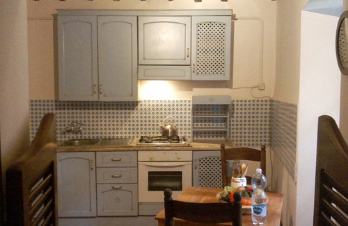 San Giovanni del Pantano House | House with character "La tana delle volpi"