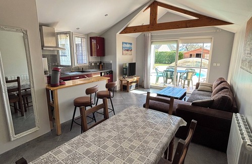 Menneval Condo | House with covered and heated swimming pool in Normandy