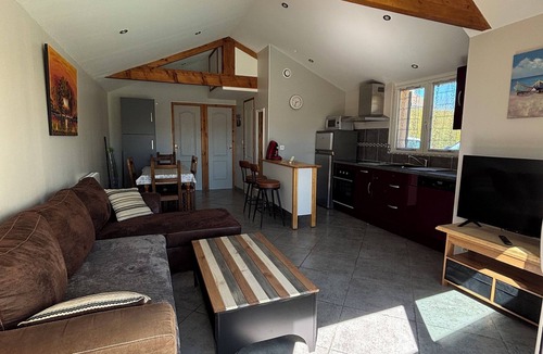 Menneval Condo | House with covered and heated swimming pool in Normandy
