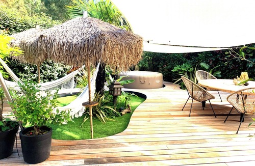Messanges House | House with exotic cabin atmosphere, air-conditioned pool & spa