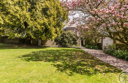 Coutances Cottage | House with fireplace and garden near Coutances