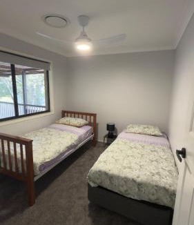 Riverview House | House with huge back yard and side access, 15 Beds