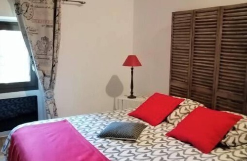 Rasteau House | HOUSE with infinity pool, view of dentelles de Montmirail