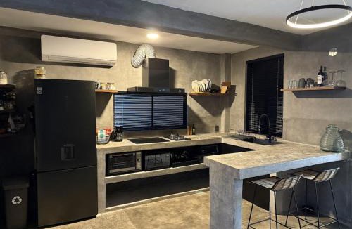 Monterrey House | House with pool, equipped ,10 minute walk to the FIFA zone