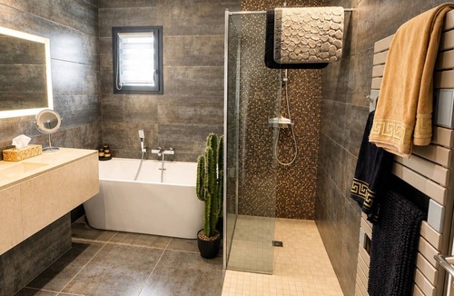 Naintre House | House with pool